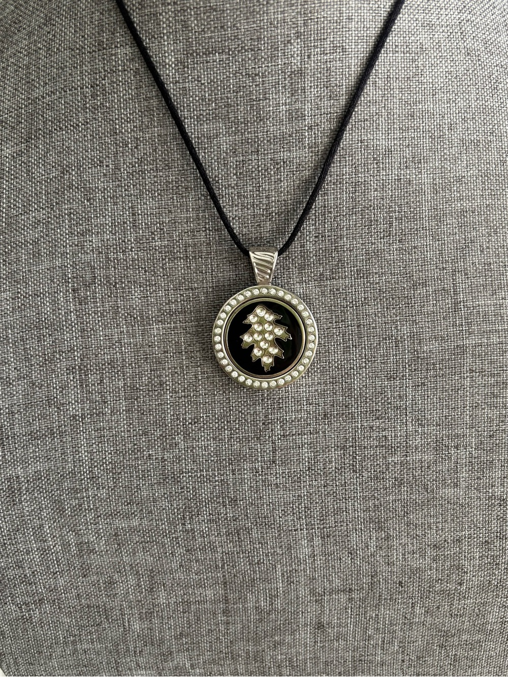 Vintage Black and Silver Crystal Leaf Pendant Necklace